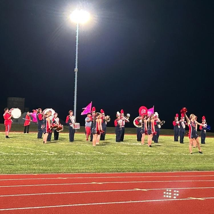Band & dance from tonight's football game.  🔴🔵  #HHSRedHawks #USD415 #RedHawkReady #Hiawathaks #HiawathaKansas #VisitHiawatha 🔴🔵 