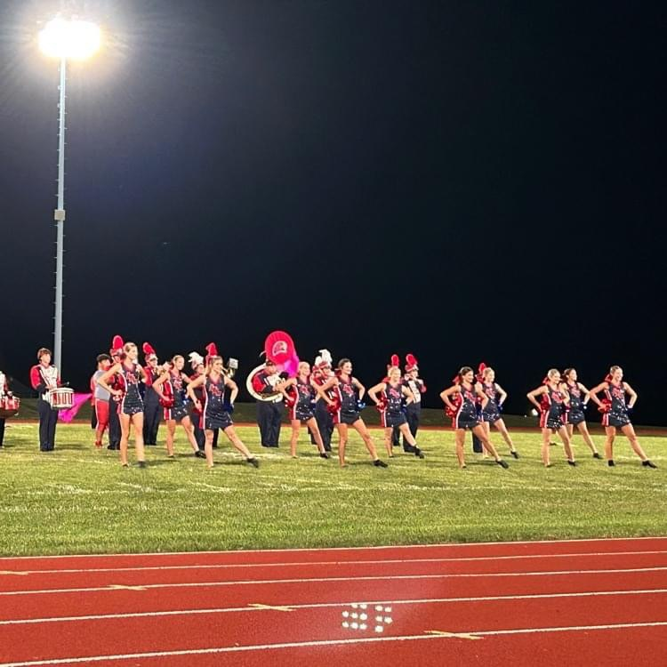 Band & dance from tonight's football game.  🔴🔵  #HHSRedHawks #USD415 #RedHawkReady #Hiawathaks #HiawathaKansas #VisitHiawatha 🔴🔵 