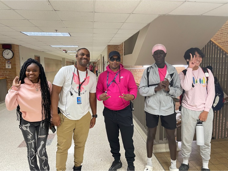 pink  wears 