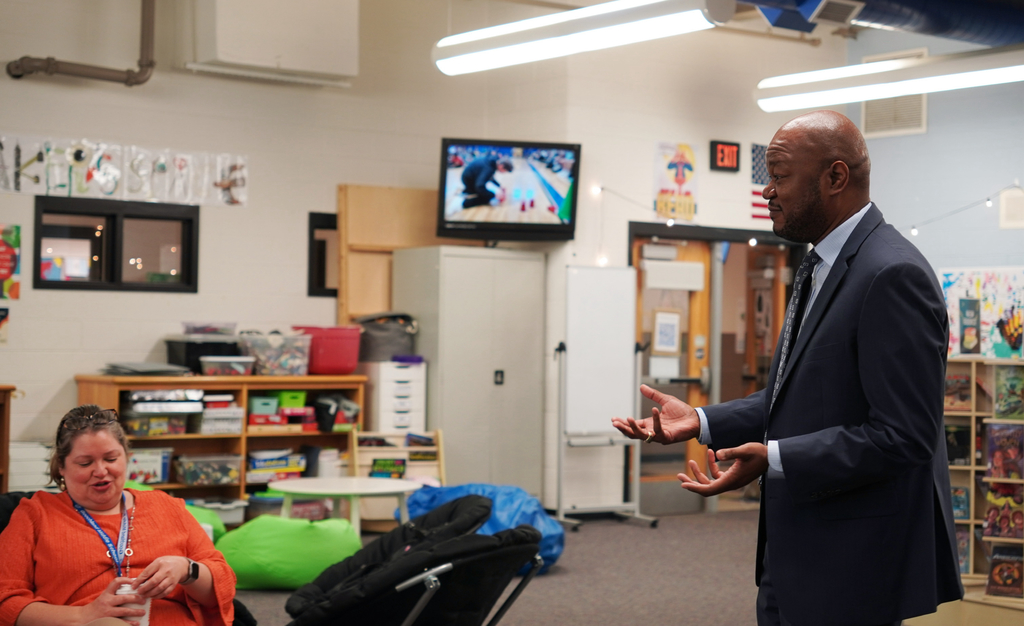 Dr. Cromartie speaking at GMS