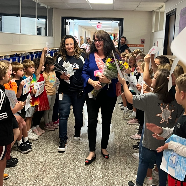 Students and staff lined the halls of gurney to say goodbye to Mrs Diane Santucci! 