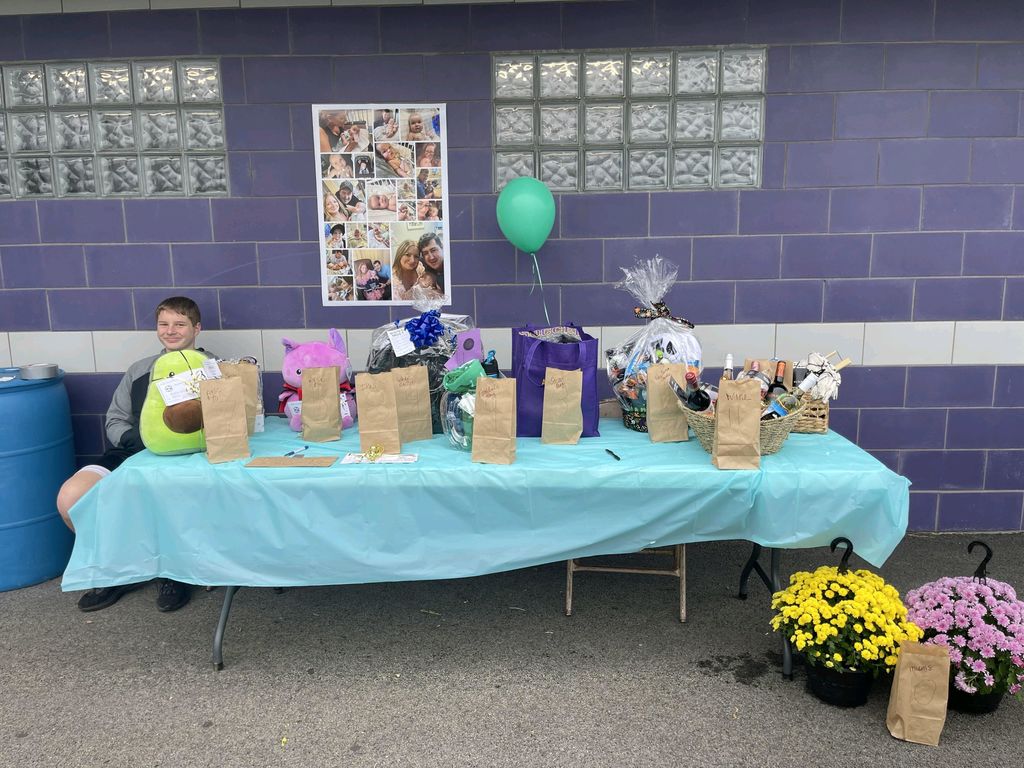 Table with gift baskets