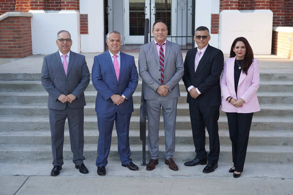 🌸✨La Joya ISD stands united in support of Breast Cancer Awareness! Throughout the month of October, our district will proudly don the color pink to raise awareness and honor those affected by breast cancer. 💖👚 Let's paint La Joya ISD in shades of pink to show our solidarity and commitment to this important cause. Together, we can make a difference! 🌸