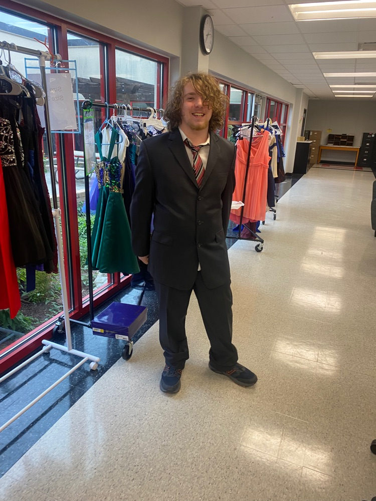 CALVIN KLEIN SUIT FOR THE WIN! 