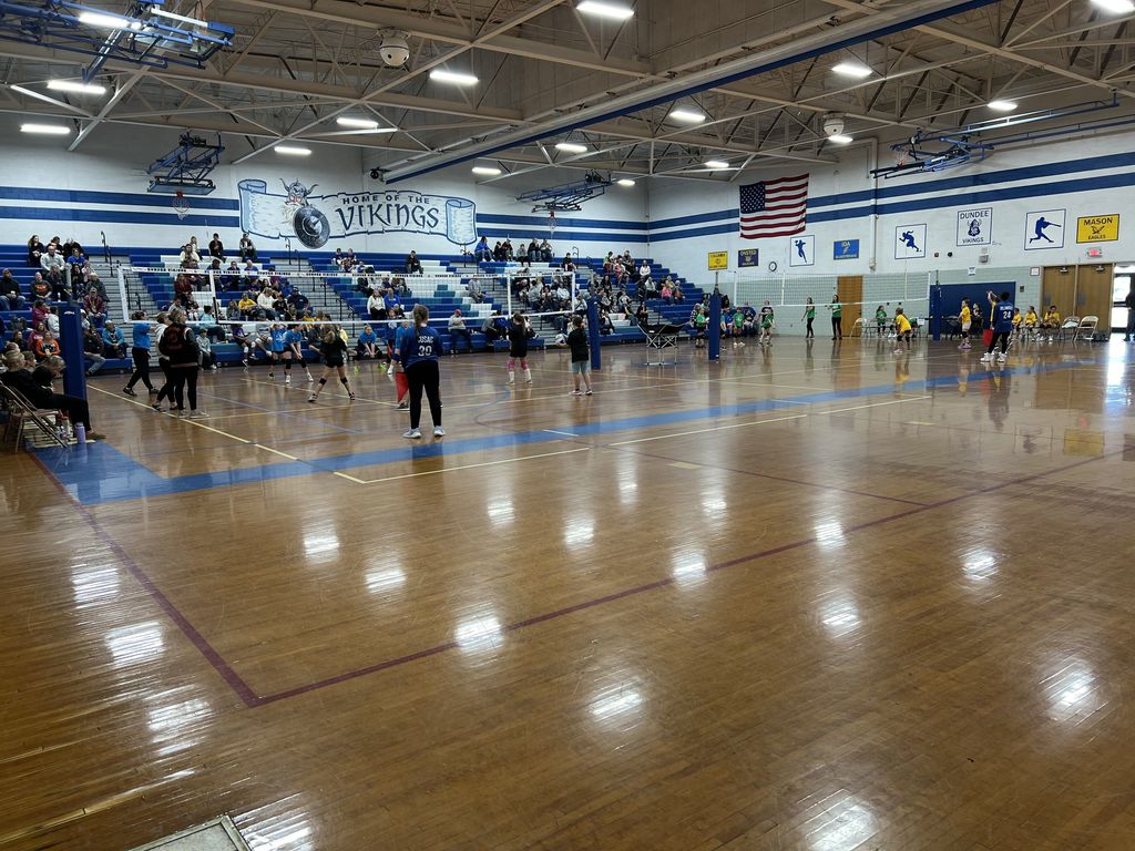 Jr. Vikings playing in a volleyball game