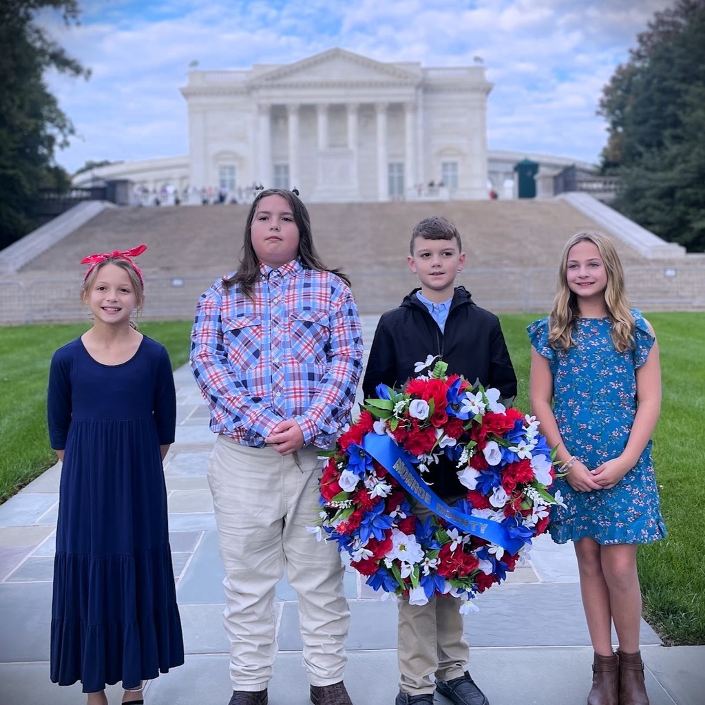 5th graders at tomb of the unknown soldier