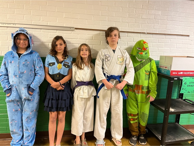 kids posing