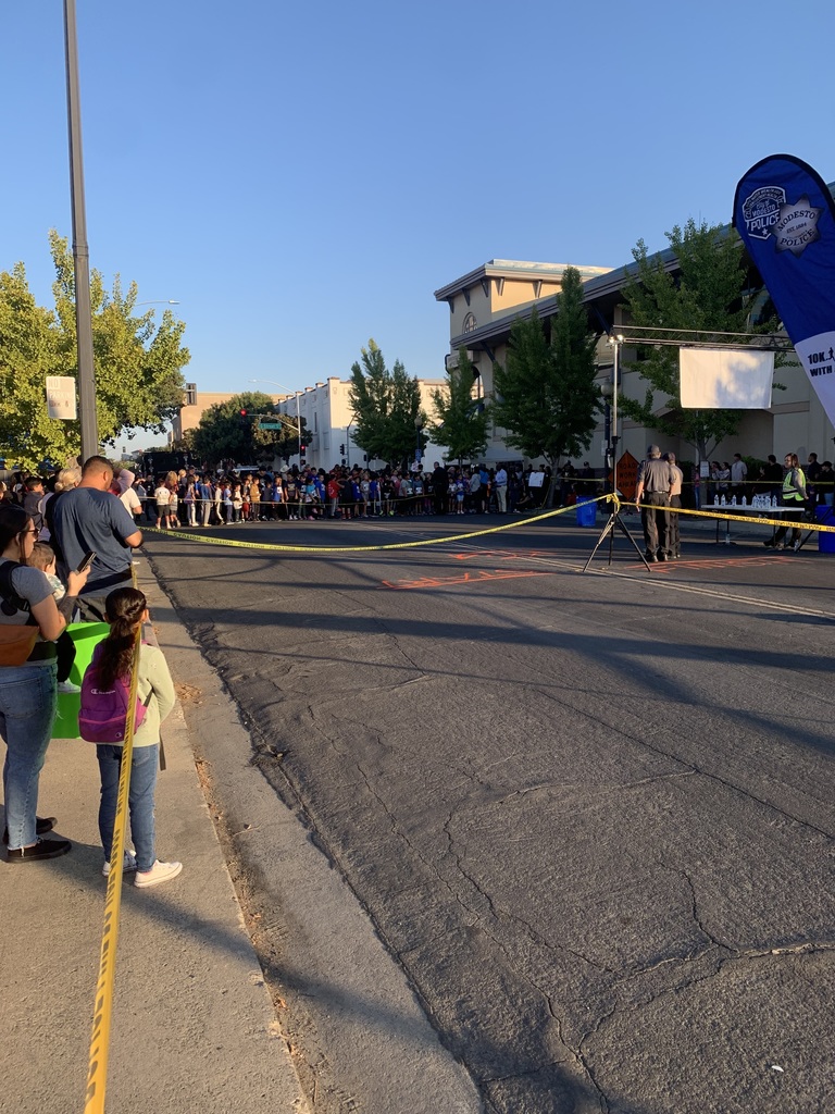 Runners getting ready for race