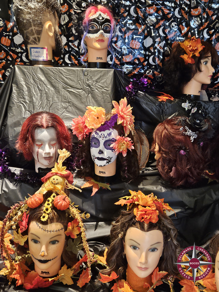 hairdressing mannequins with Halloween hair