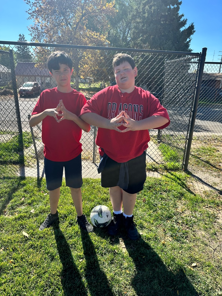 students dressed like twins