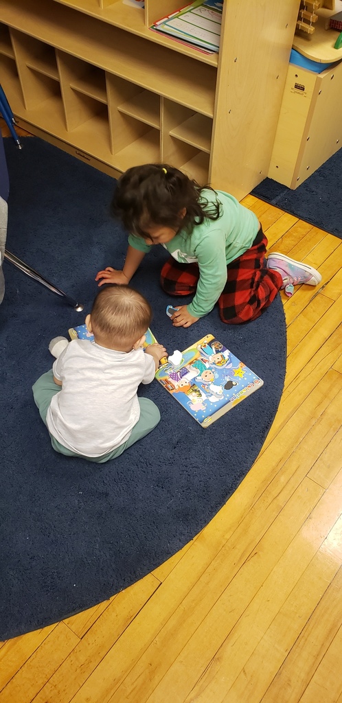 Students and parents gathered at the Nyssa Migrant Preschool classroom