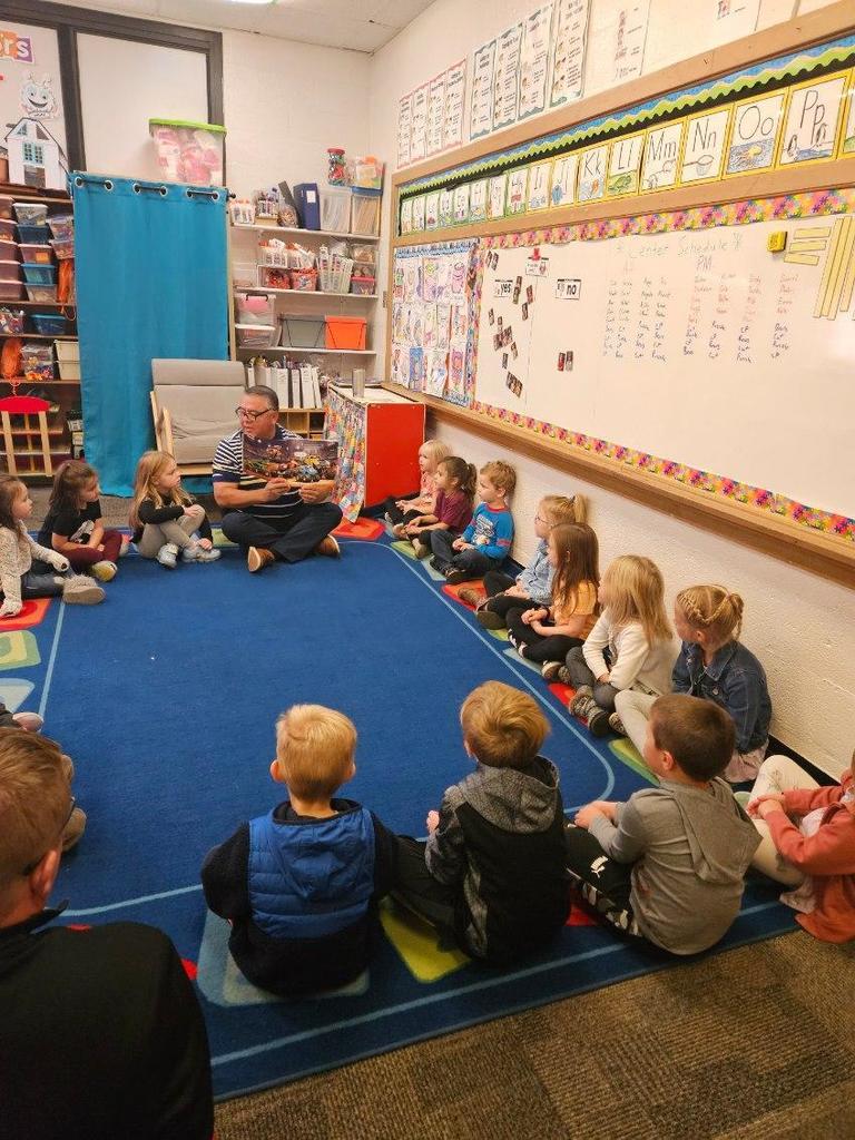 Thank you Dr. Kindle for coming to read to the preschoolers in Mr. Schmitz's class today!