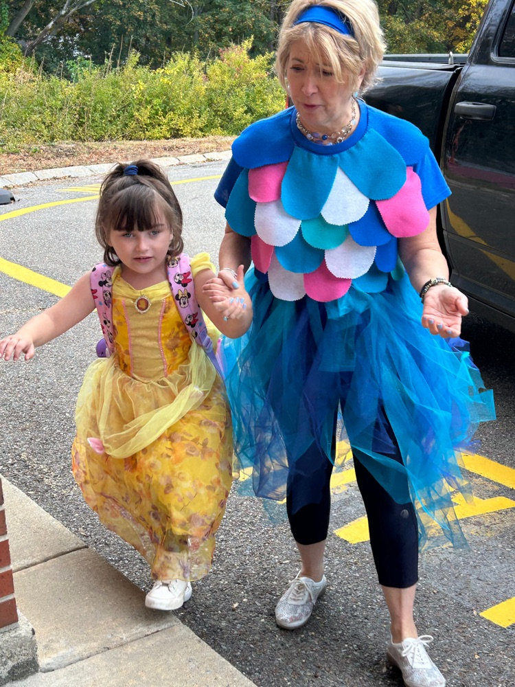 costume