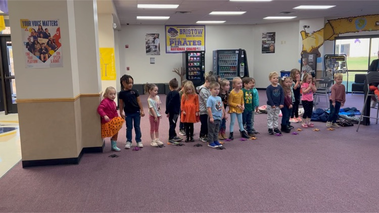 Mrs. Mattox’s pre-k visited the high school to sing some Halloween songs. 