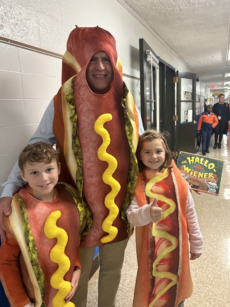 Hot dog costumes at Normandy Halloween 2023