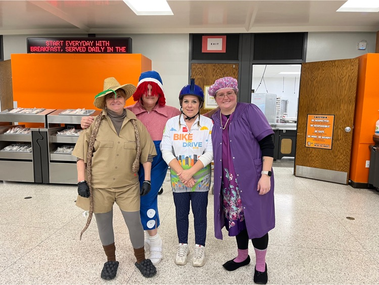 lunch ladies dressed up