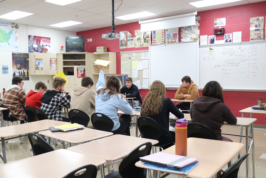 AP students get ready for Meet the Candidates.  