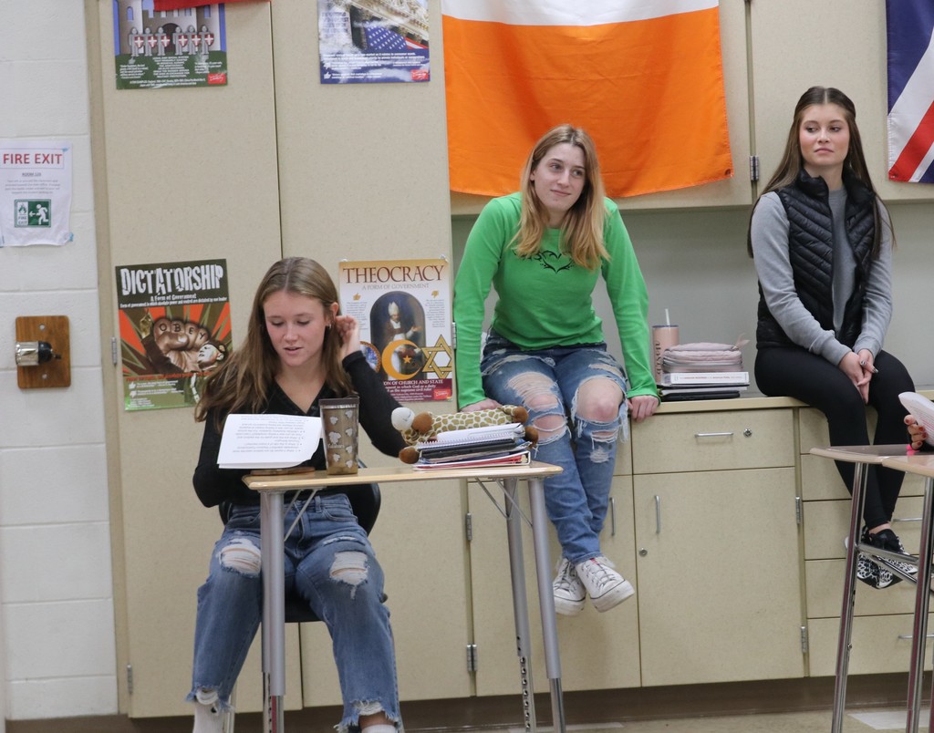 AP students get ready for Meet the Candidates.  