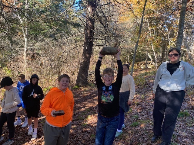 6th grade students in the hearty roots progeam