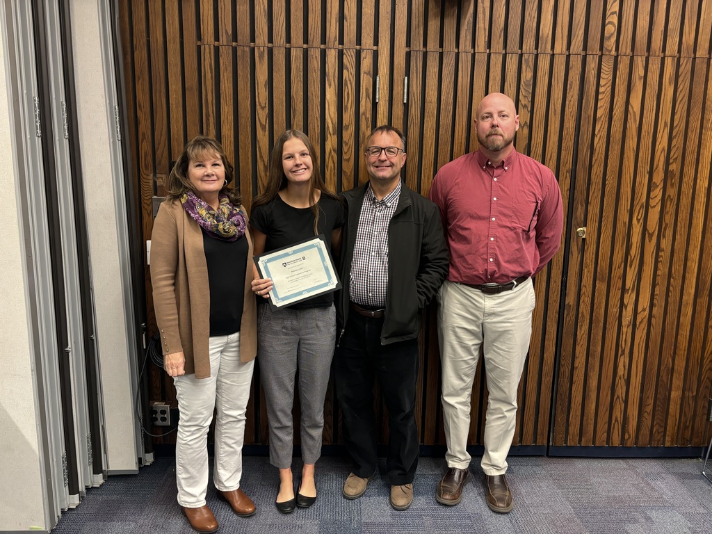 Naomi Lyter at Penn State Health High School Exploration Program ceremony