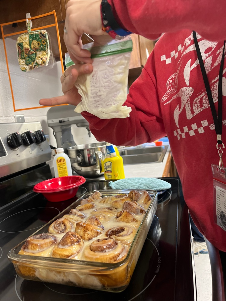 Culinary students wrapped up the yeast unit by making homemade cinnamon rolls today🍮