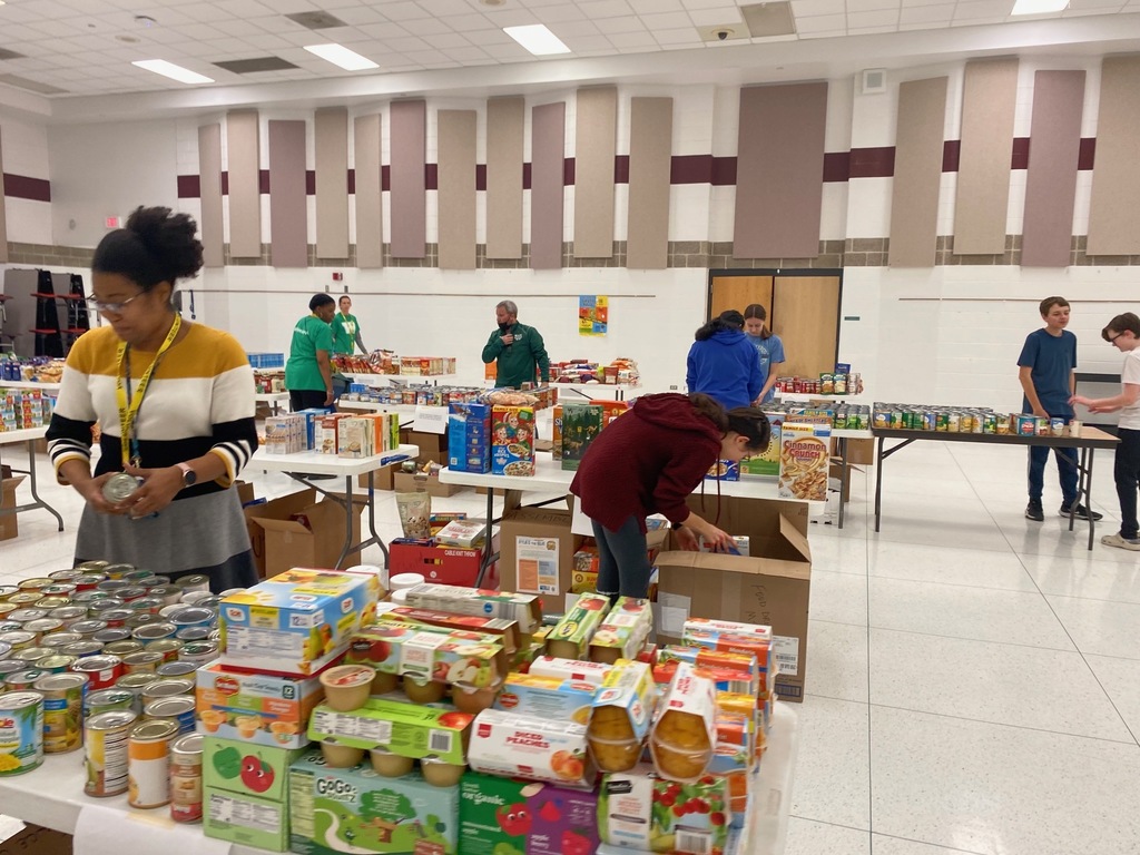 Volunteers set up the Woodland Food Pantry in 2022
