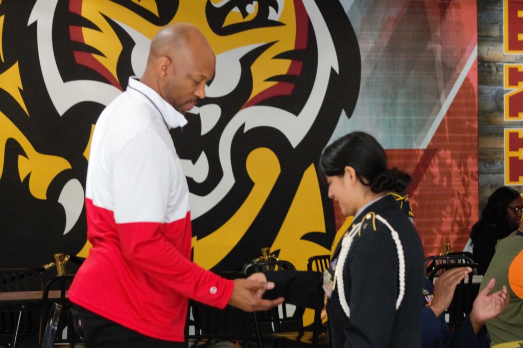 lady presenting award 3
