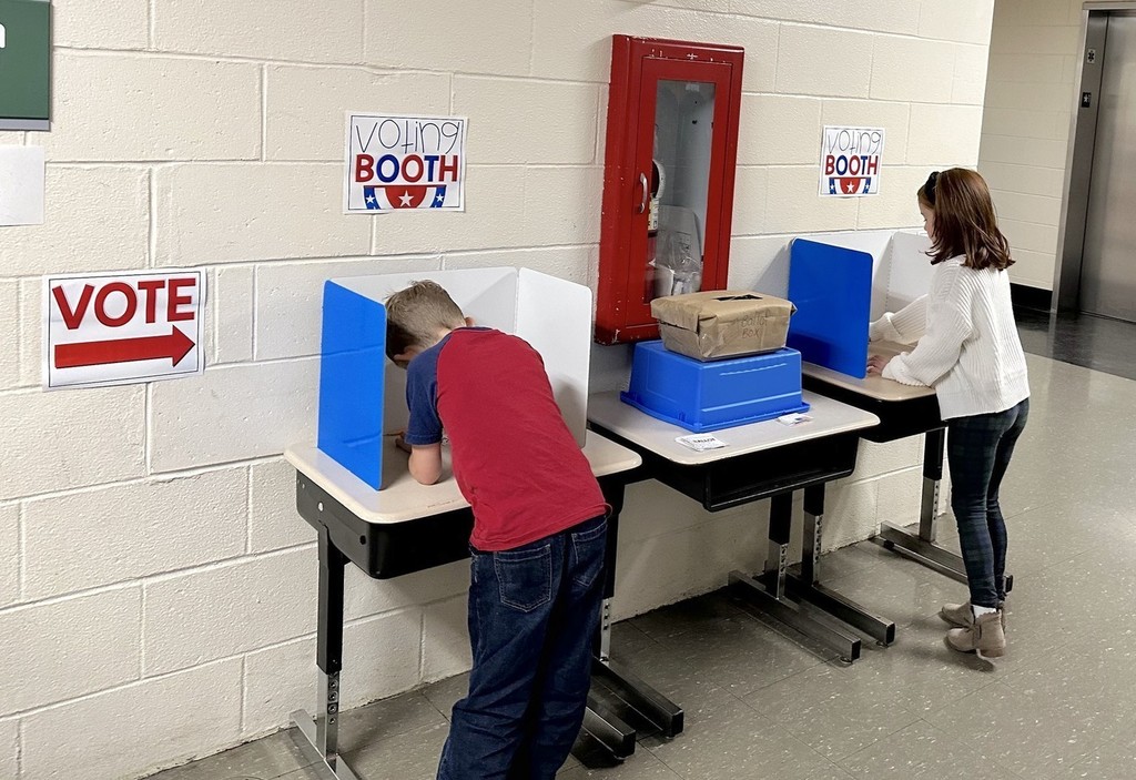 Dawe first grade mock elections