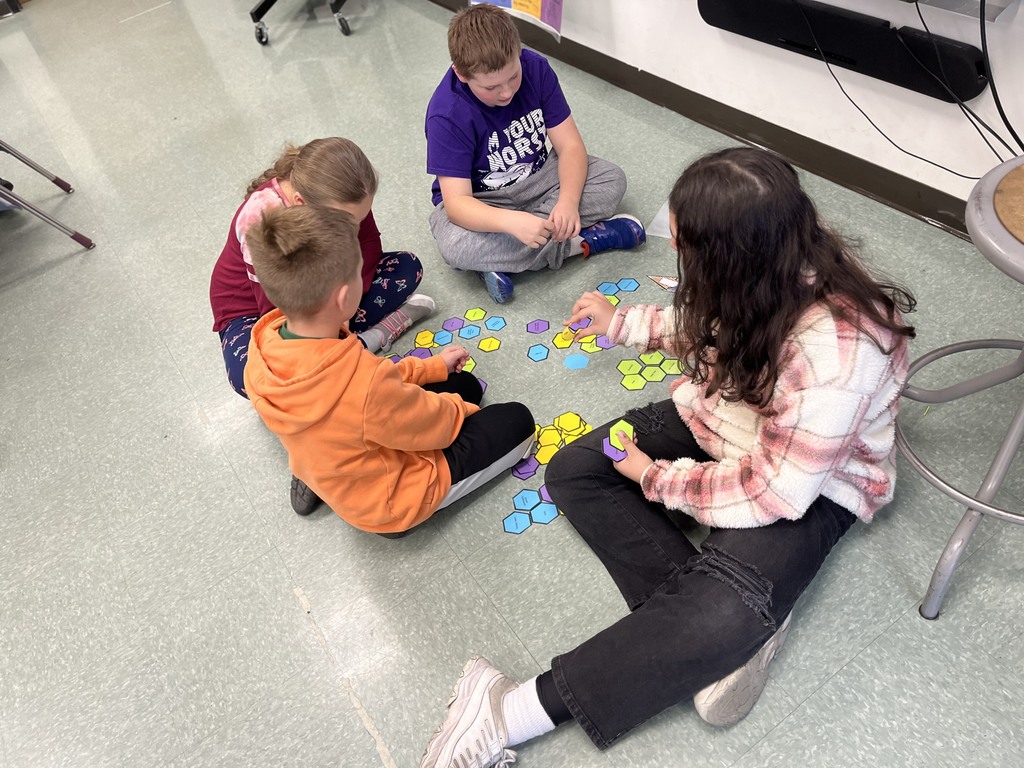 Students use Hexagonal Thinking Maps in ELA class to discuss a novel they were reading