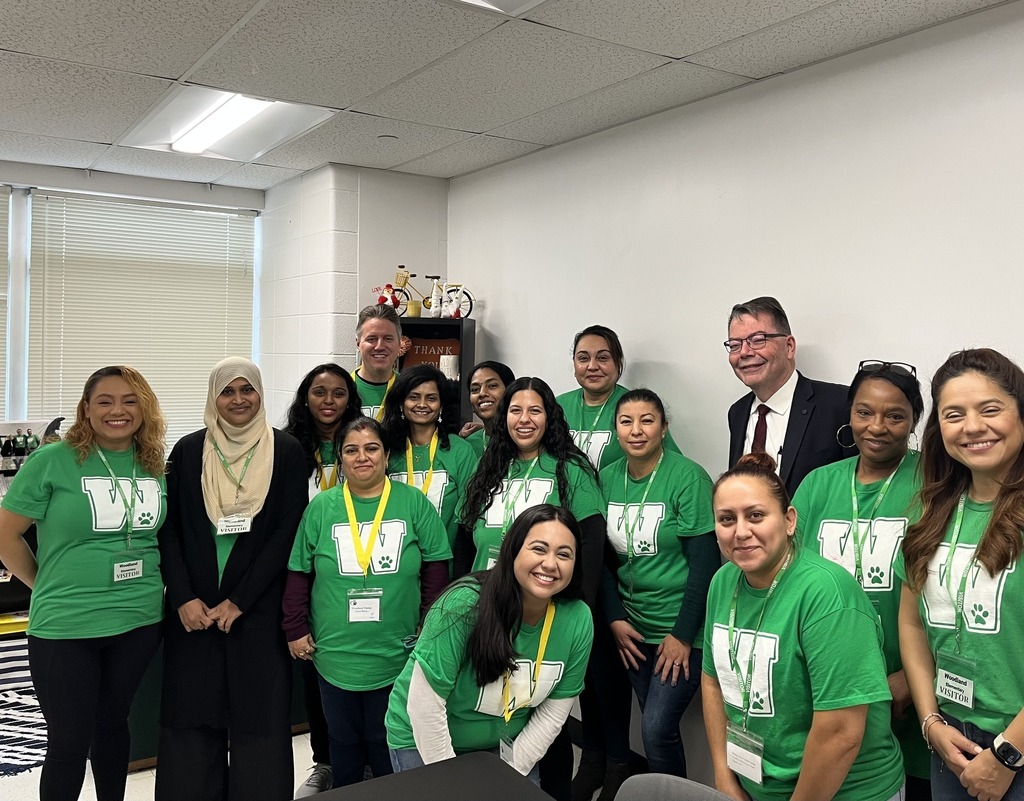 Gurnee Mayor joins Parent Mentors for their weekly training