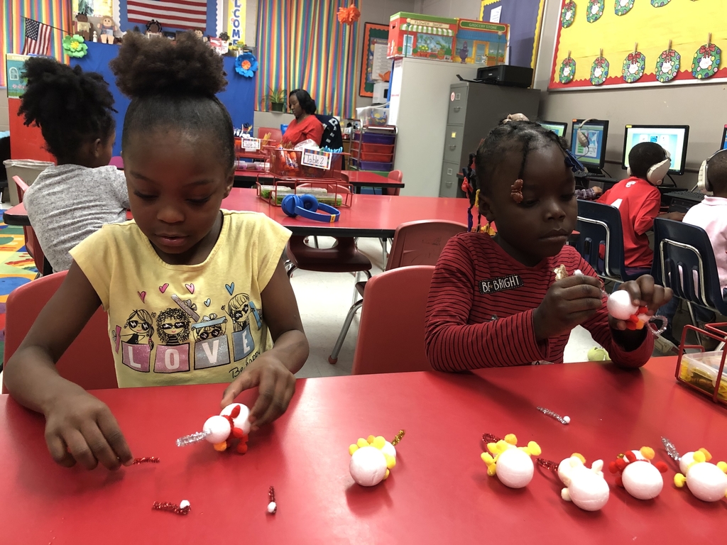 Wes students making Christmas ornaments 