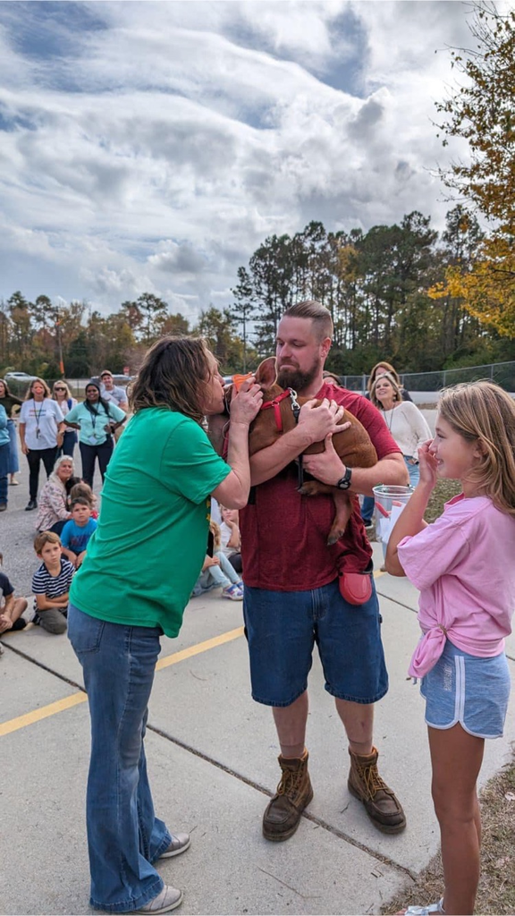 Pig Kissing Day!
