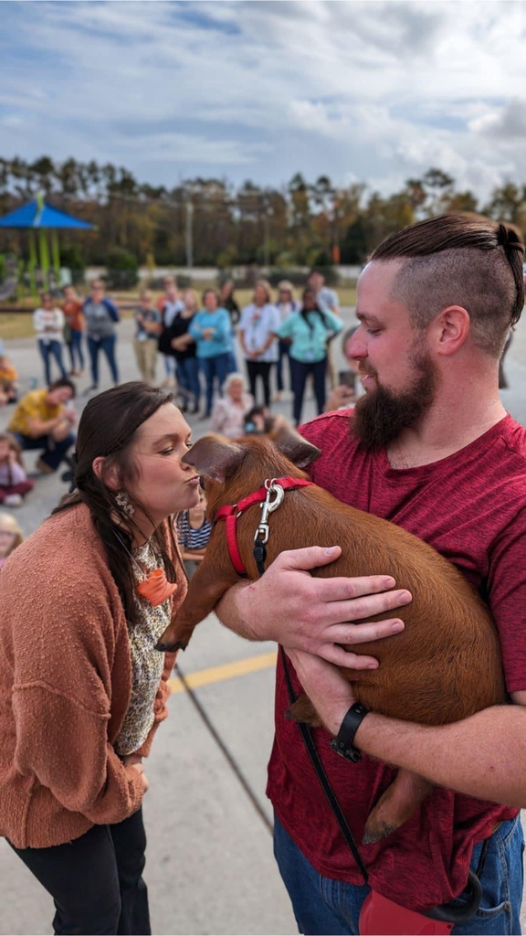 Pig Kissing Day!