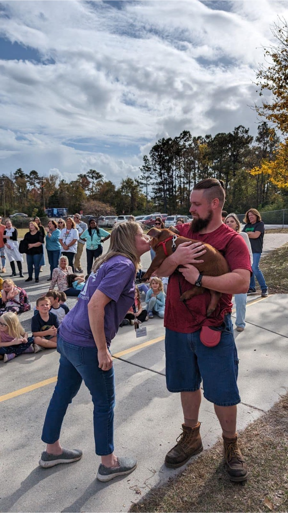 Pig Kissing Day!