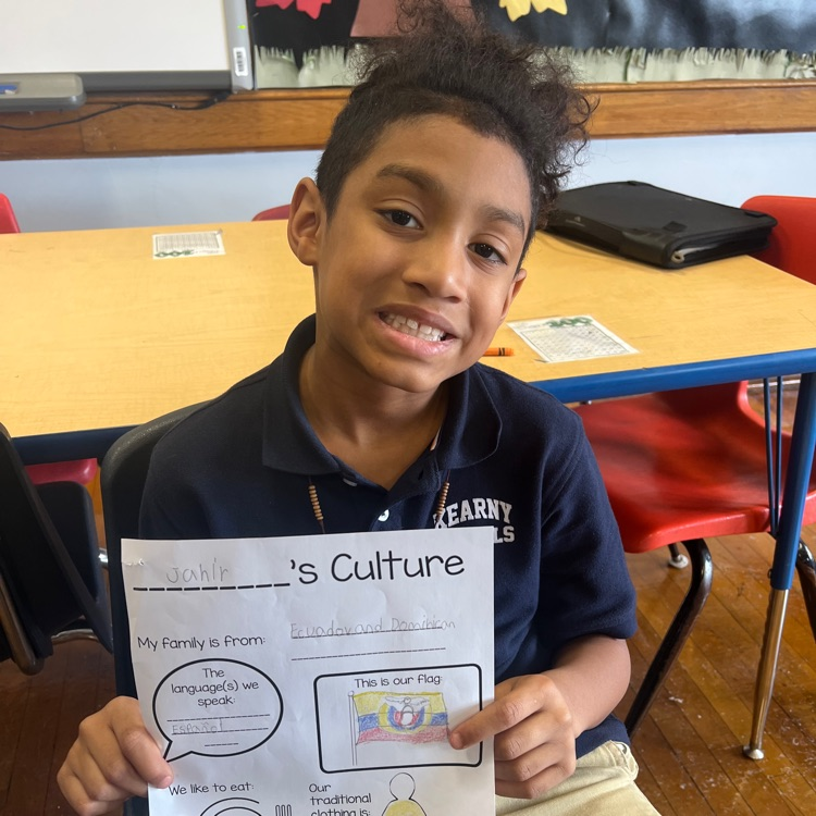 Mrs. Molina's 4th grade class has been learning about different cultures and traditions in Social Studies. They had the opportunity to present the history of their culture to the class in forms of photos, artifacts and clothing! 