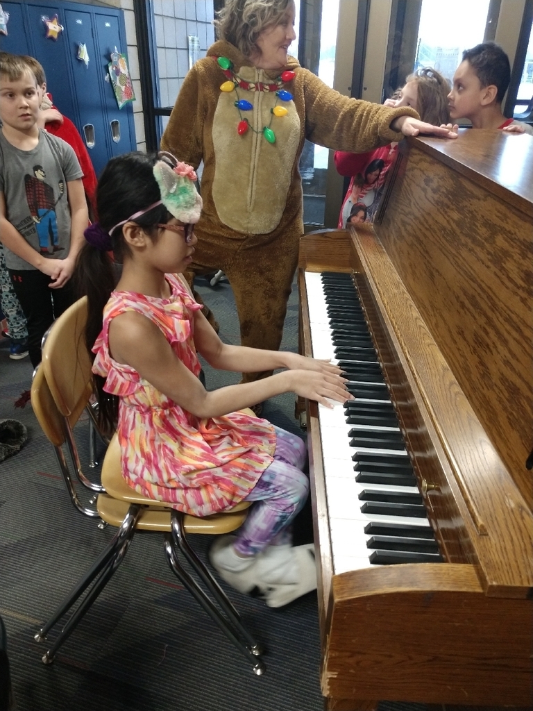 3rd grade piano player