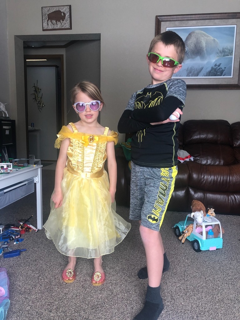 Kasen and Kinzly with sunglasses on