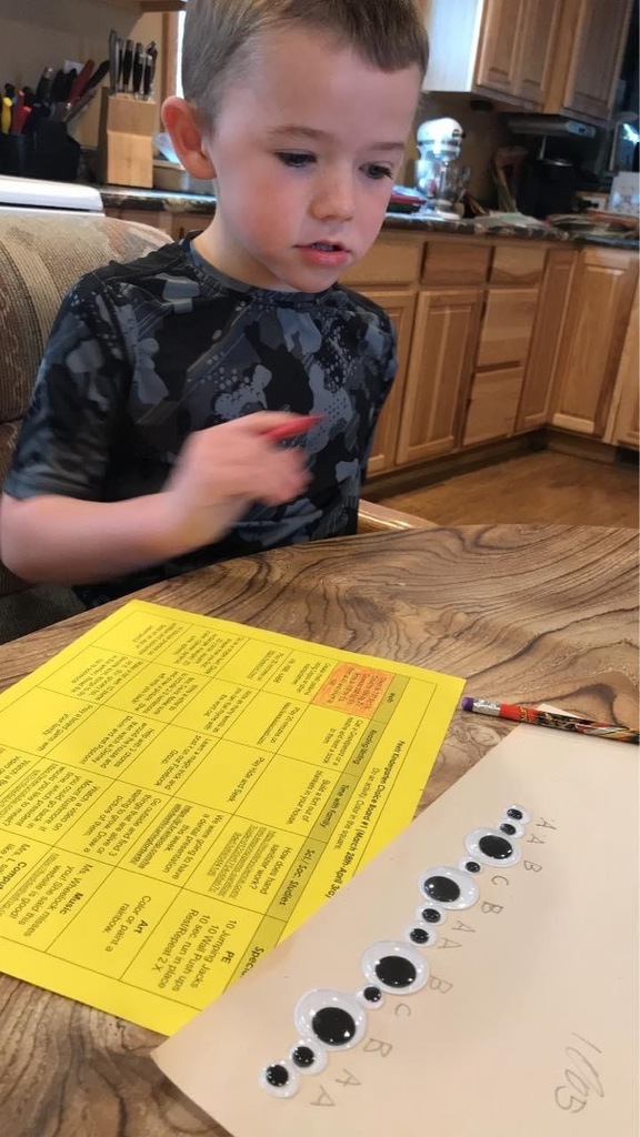 Lane creating patters with googly eyes