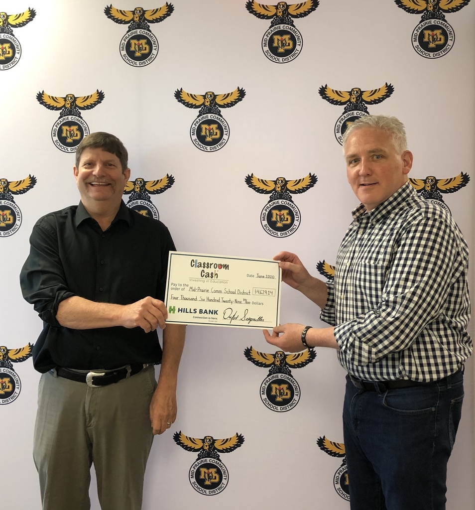 Hills Bank gives MPCSD a check for Classroom Cash