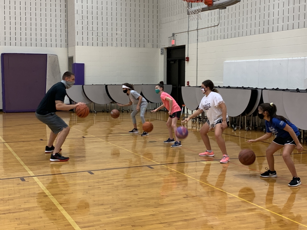 5th graders dribbling!