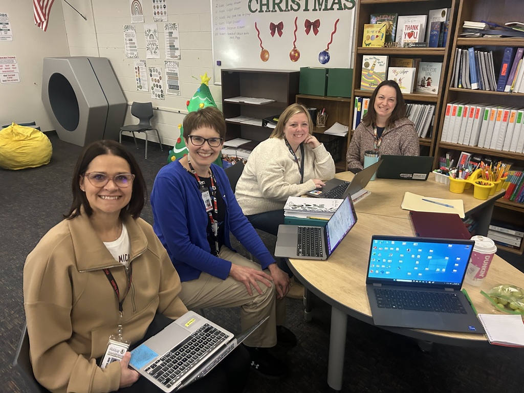 Pinckney staff prepared for a meeting.
