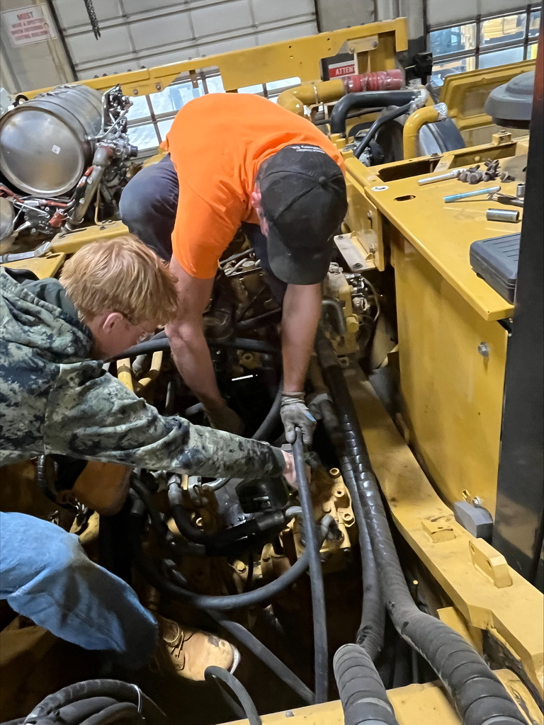 Student sees how engines are serviced