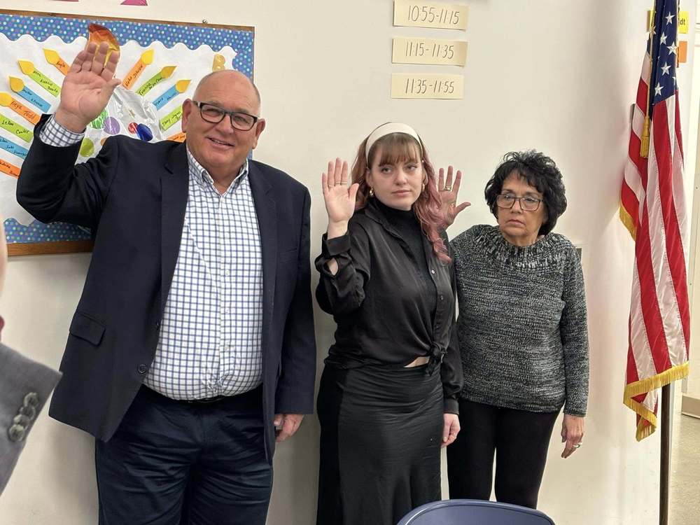 lockland board of education members take oath of office