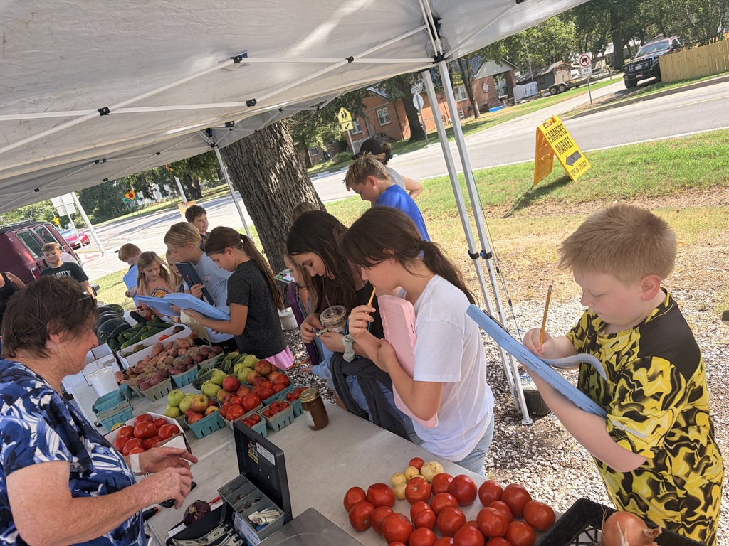 4th Graders at the Farmers Market 