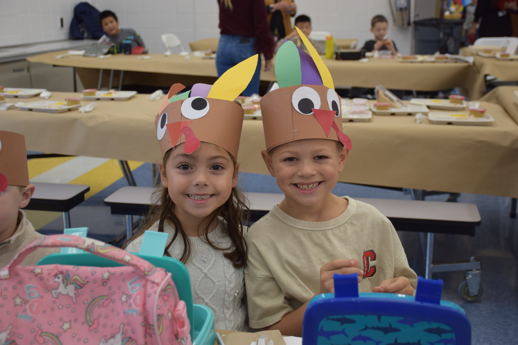 Students at BP get ready for a Thanksgiving Feast.