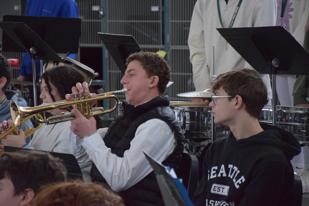 MS and HS students perform 4.