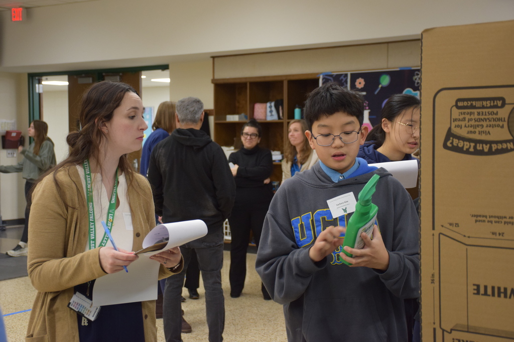 Zachary Kim presents his project.