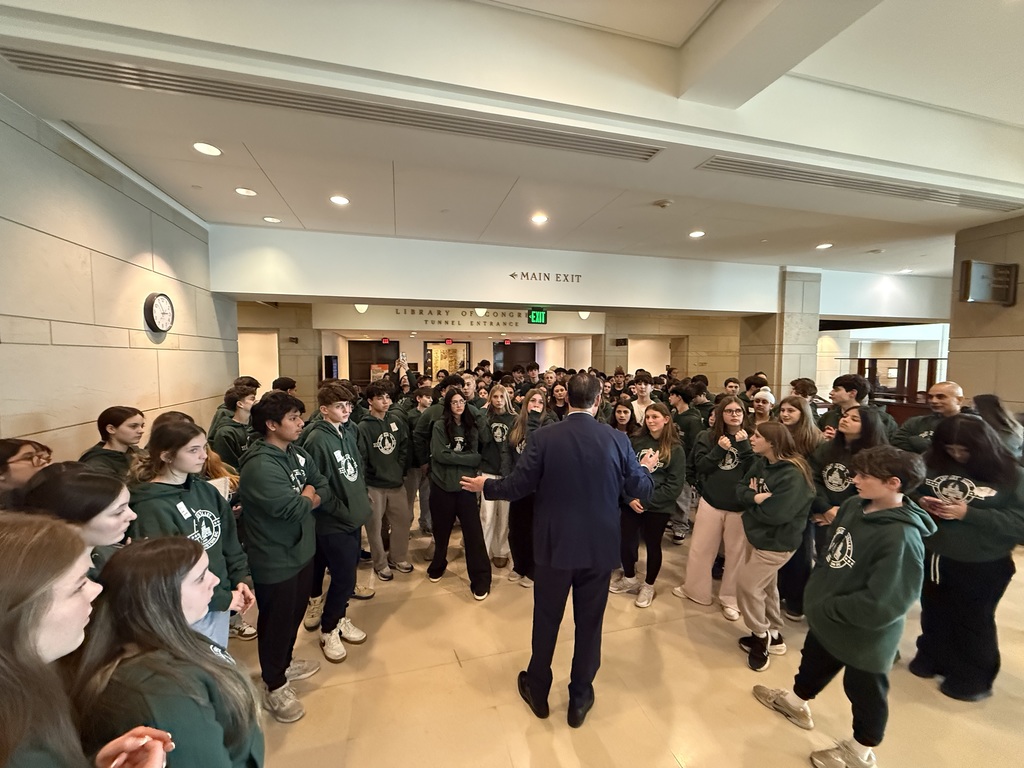 LVMS eighth graders meet with Congressman Tom Suozzi at the US Capitol.