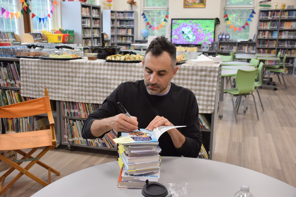 Jarrett Lerner signed books for many LVI and AMP students.