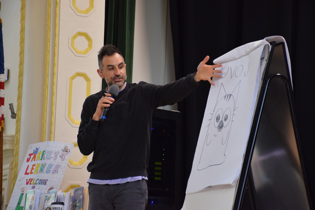 Jarrett Lerner taught LVI and AMP students hoe he draws "Nat the Cat."